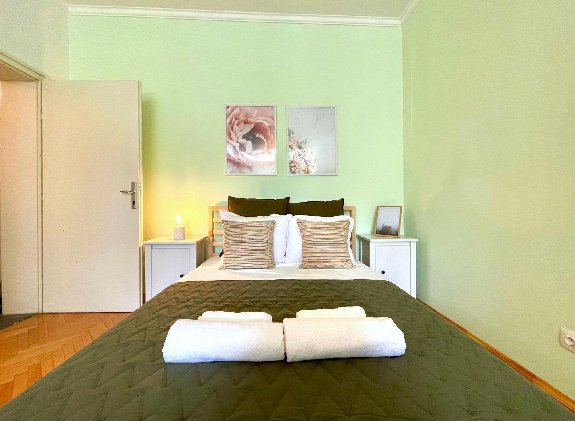 Bohemian Bright & Calm 2Br - Top Center - Private Balcony София Екстериор снимка