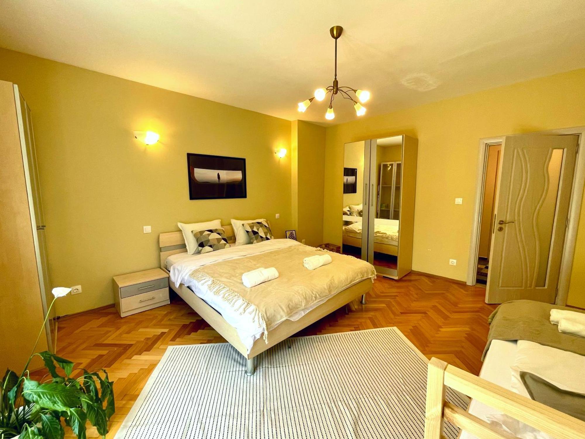 Bohemian Bright & Calm 2Br - Top Center - Private Balcony София Екстериор снимка