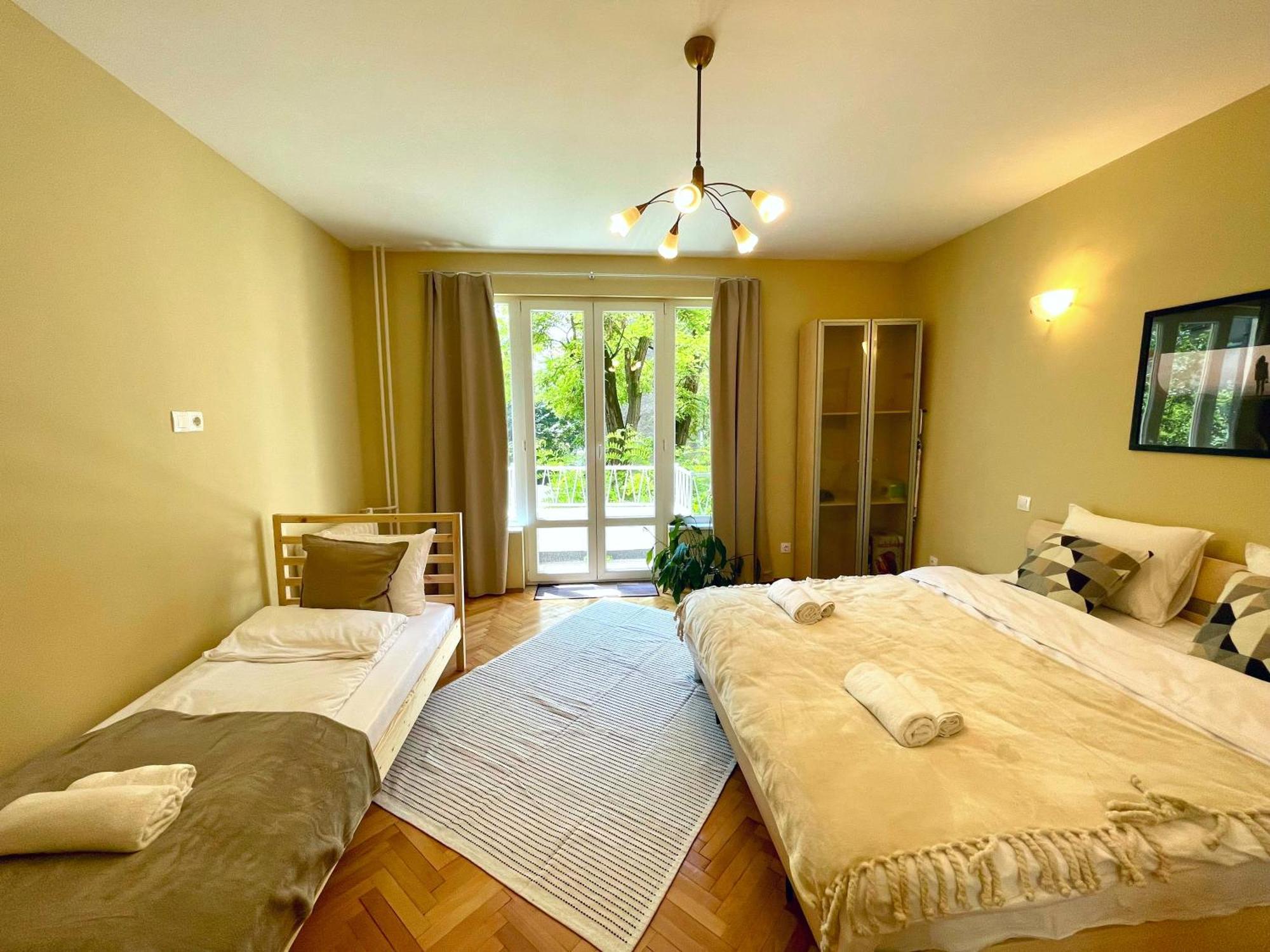 Bohemian Bright & Calm 2Br - Top Center - Private Balcony София Екстериор снимка