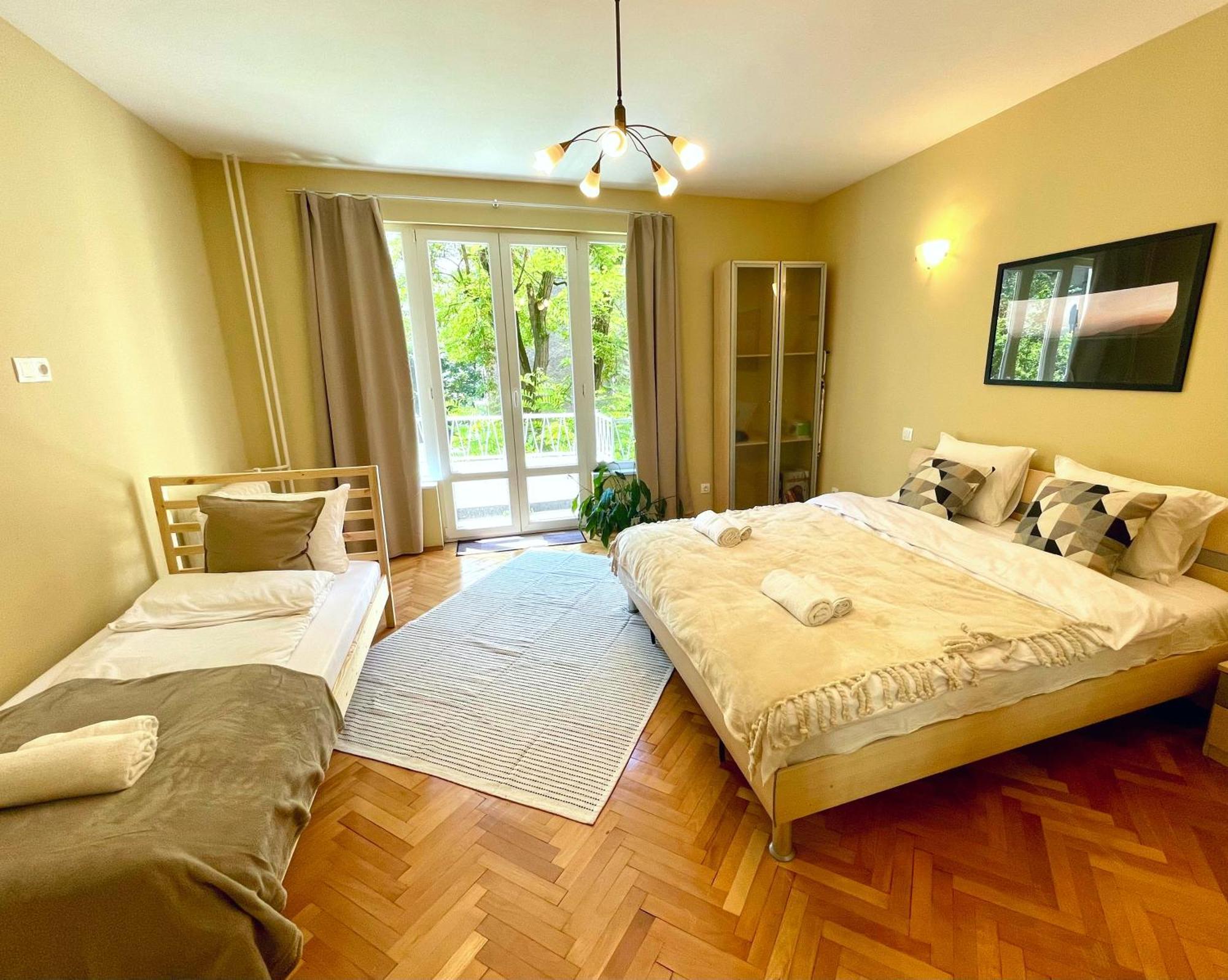 Bohemian Bright & Calm 2Br - Top Center - Private Balcony София Екстериор снимка