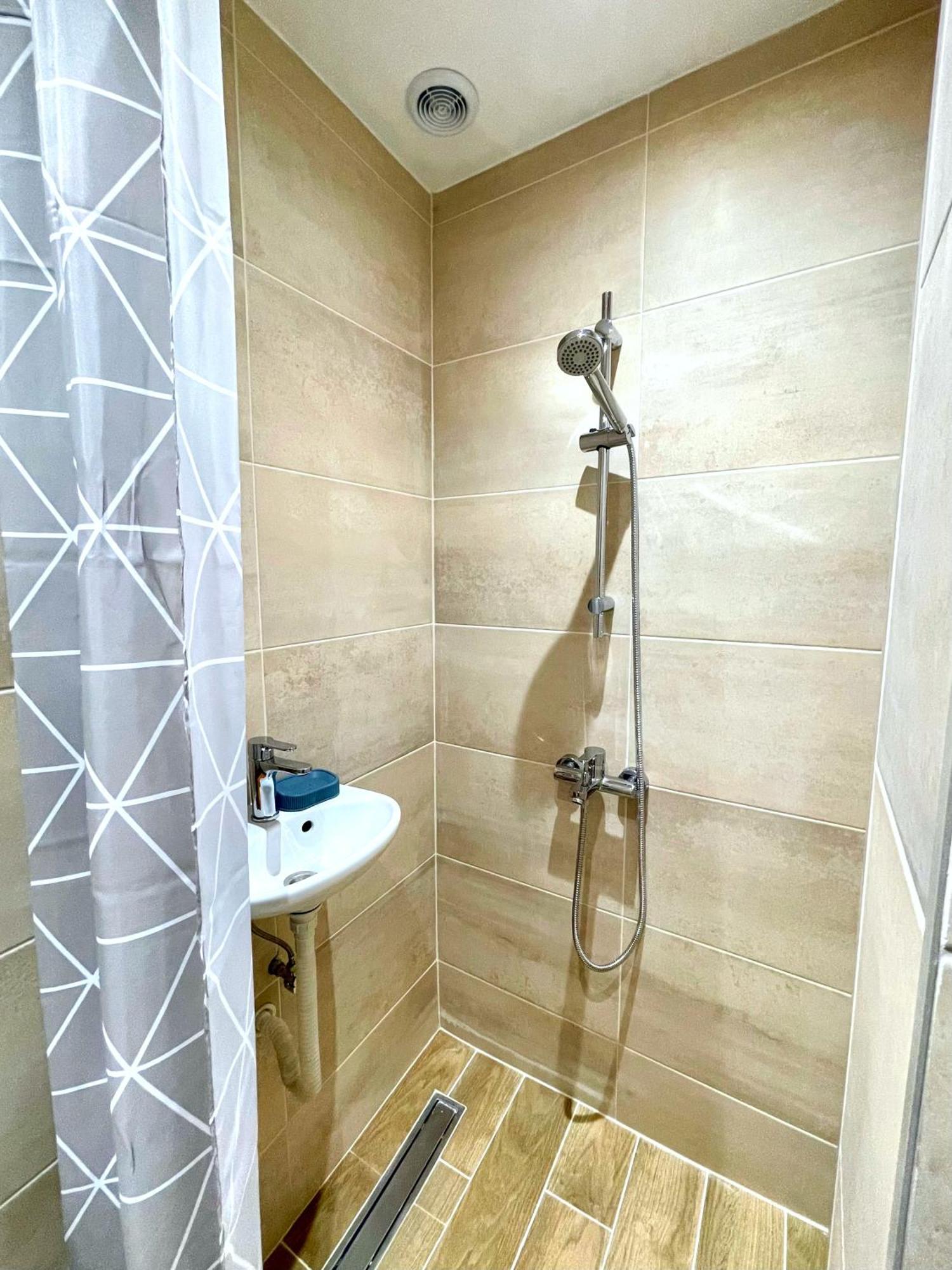 Bohemian Bright & Calm 2Br - Top Center - Private Balcony София Екстериор снимка
