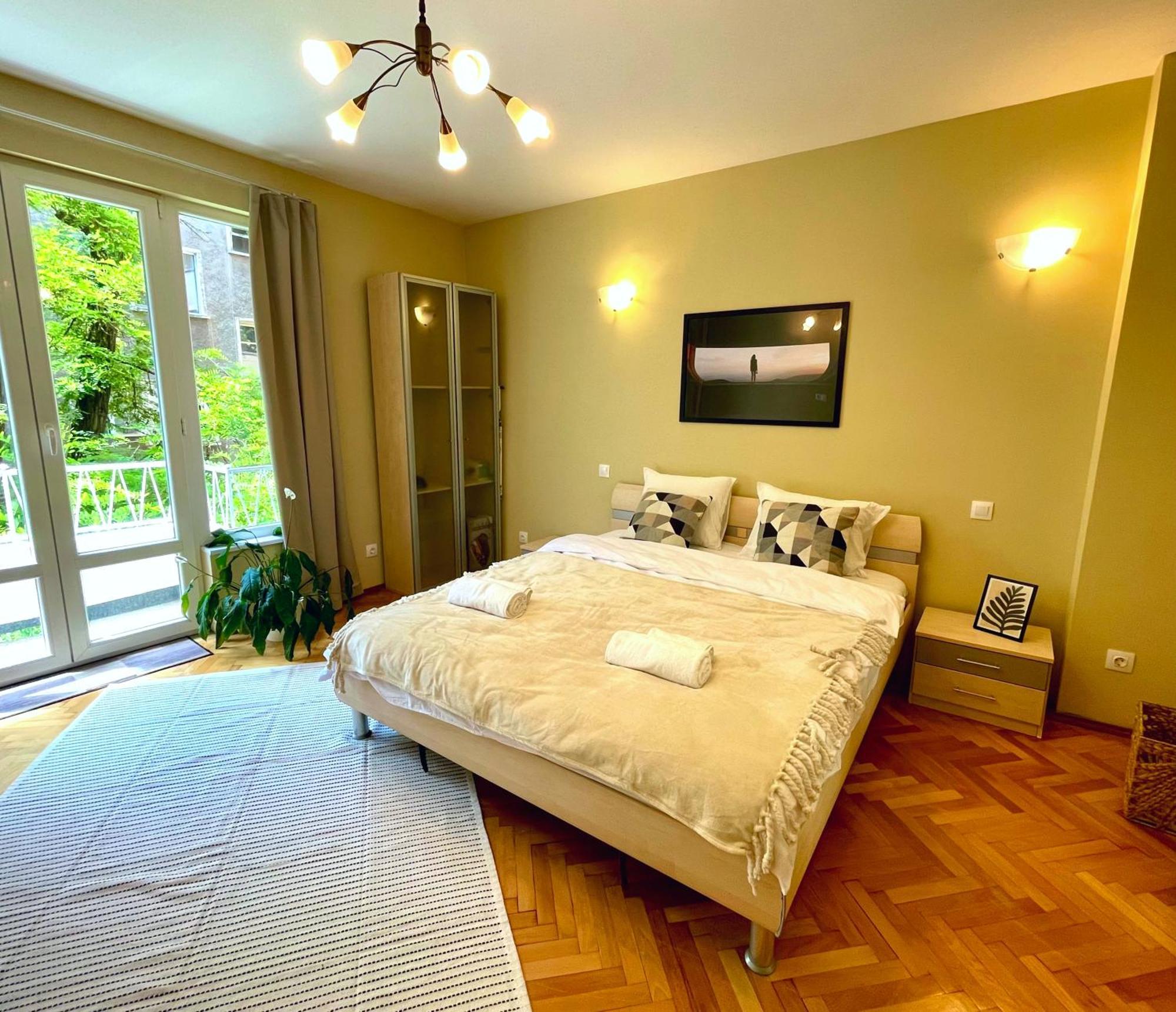 Bohemian Bright & Calm 2Br - Top Center - Private Balcony София Екстериор снимка