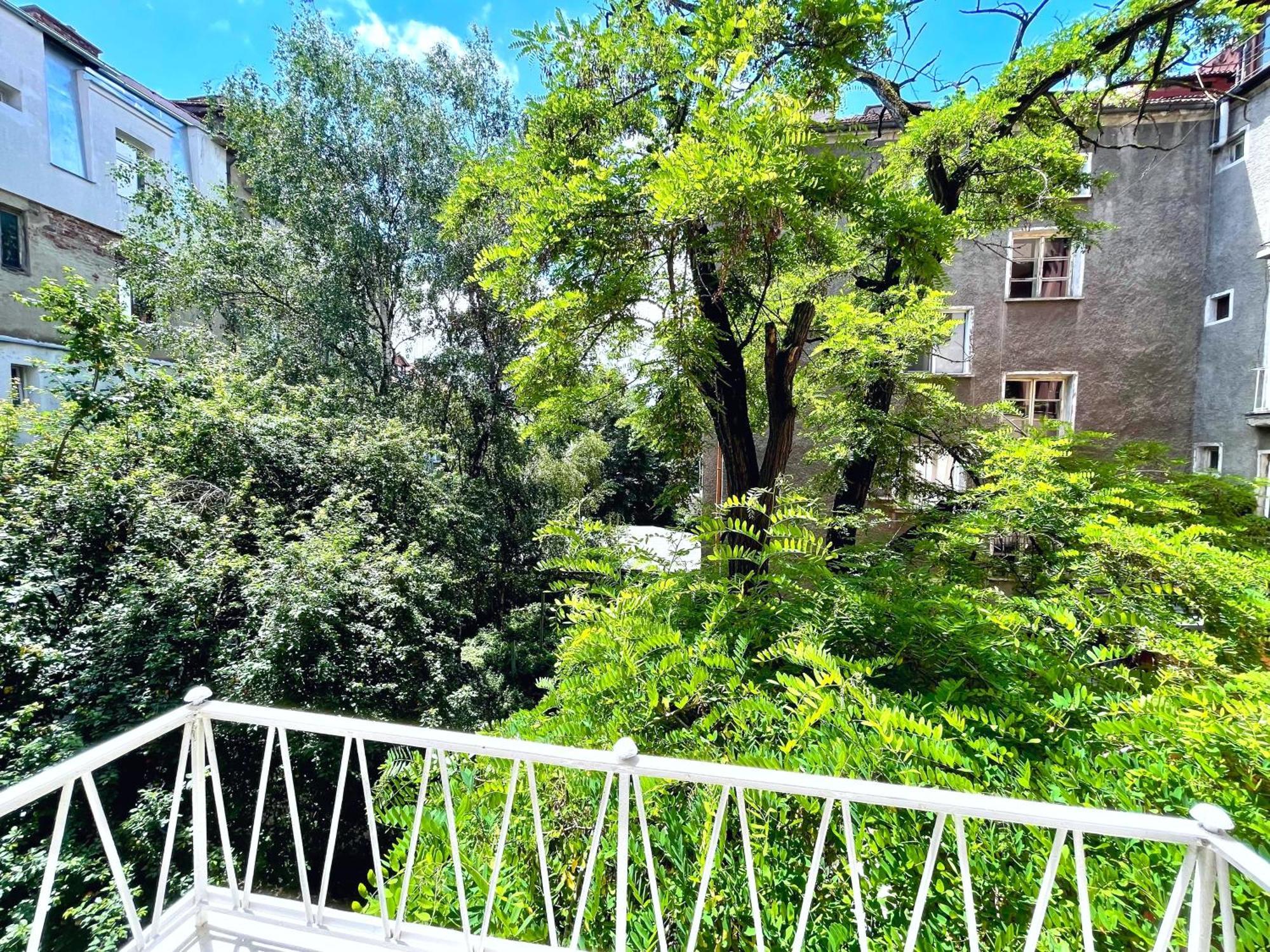 Bohemian Bright & Calm 2Br - Top Center - Private Balcony София Екстериор снимка